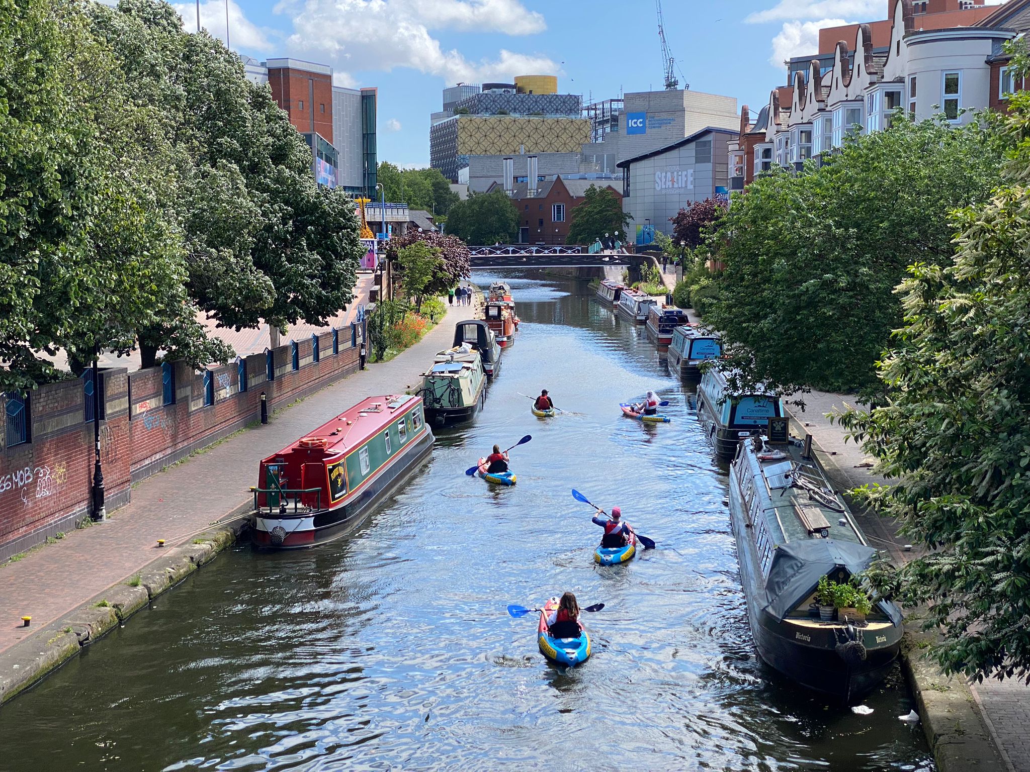Visitors exploring Birmingham with a kayak tour from the Roundhouse