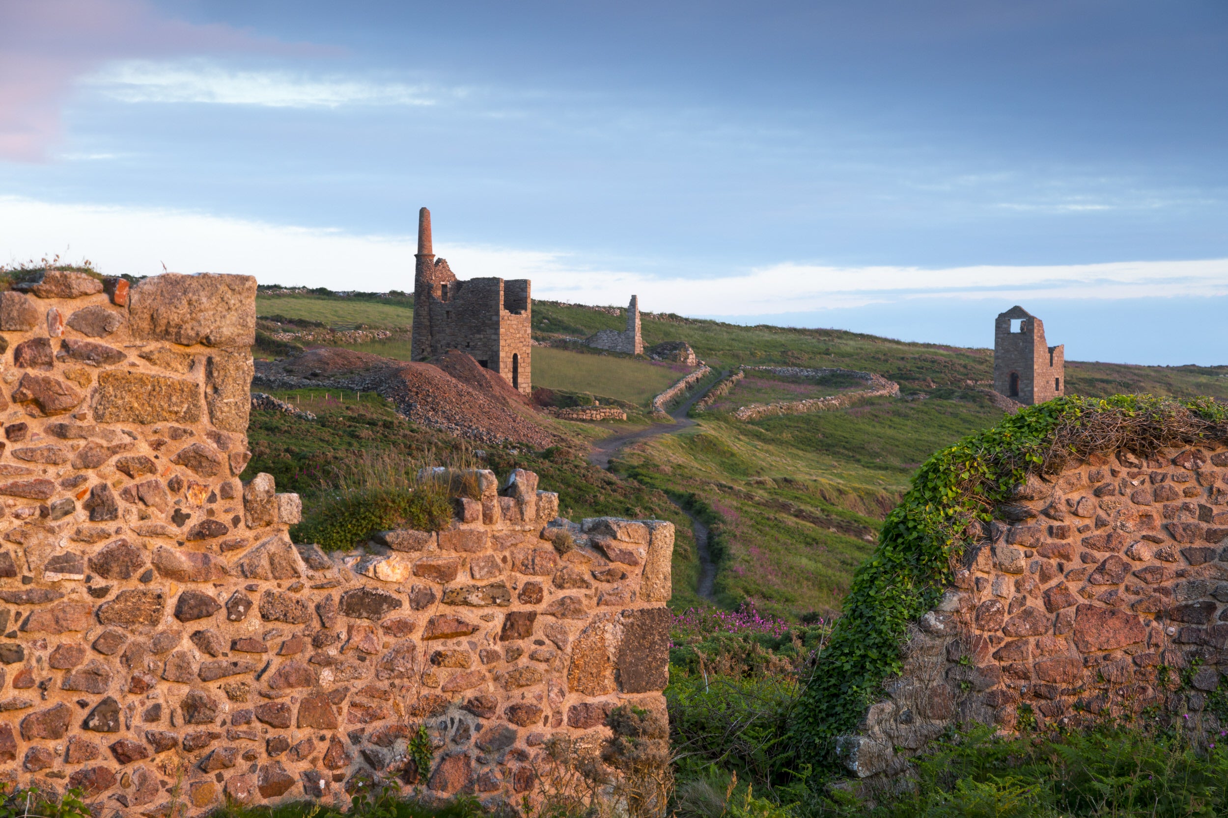 A view of the ruined engine houses, Wheal Edward and Wheal Owles at Botallack, Cornwall.