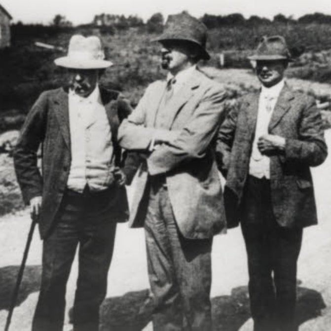 Sir Edwin Lutyens and Julius Drewe surveying the site for the Castle at Castle Drogo, Devon