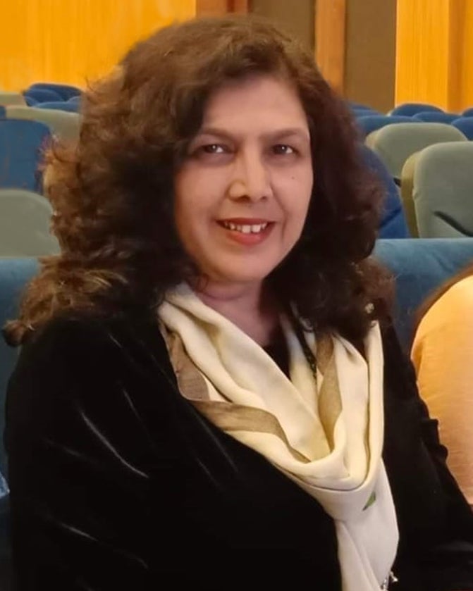 Writer Manjiri Prabhu headshot