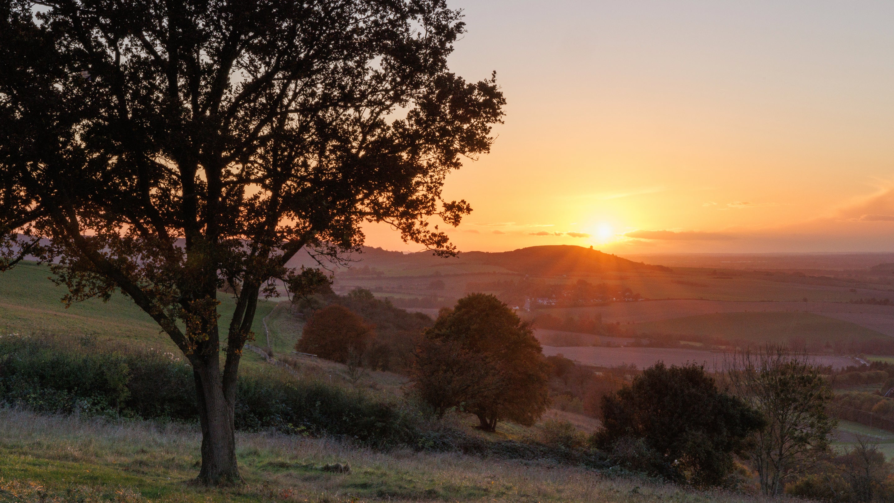 Autumn sunset at Dunstable Downs