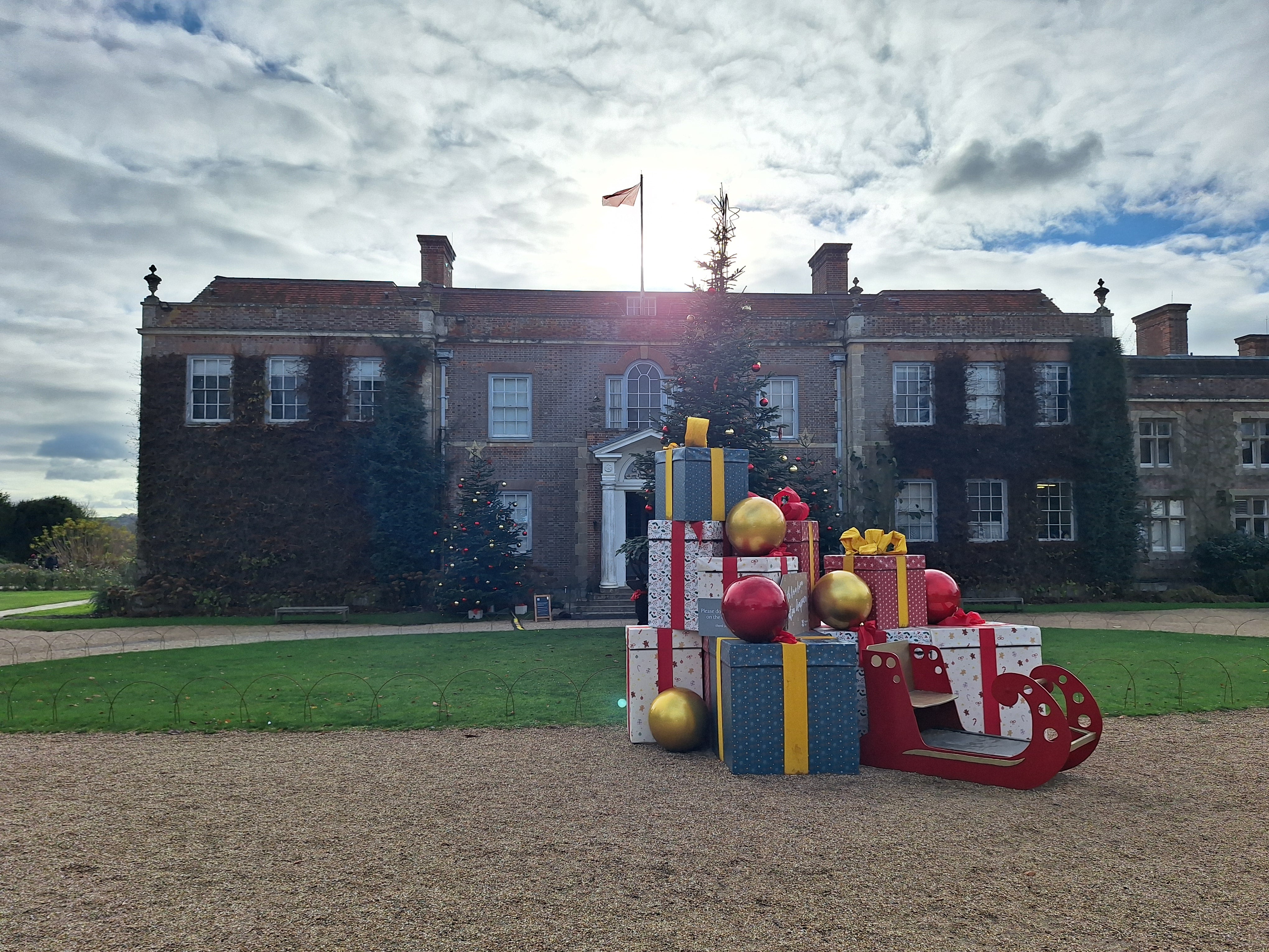 Christmas sleigh with Hinton Ampner house in the background