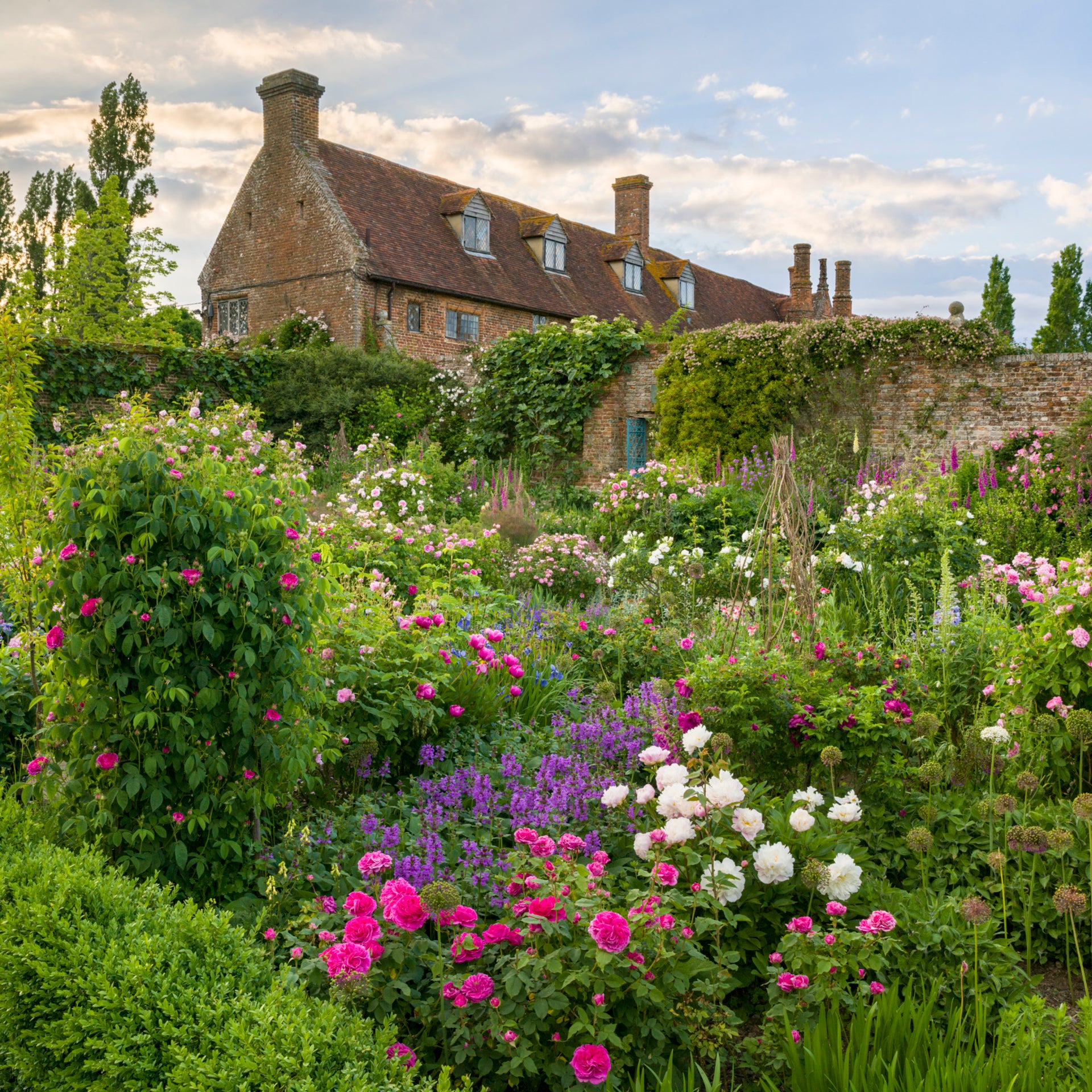 Gardening Bohemia: Bloomsbury Women Outdoors at the Garden Museum |  National Trust