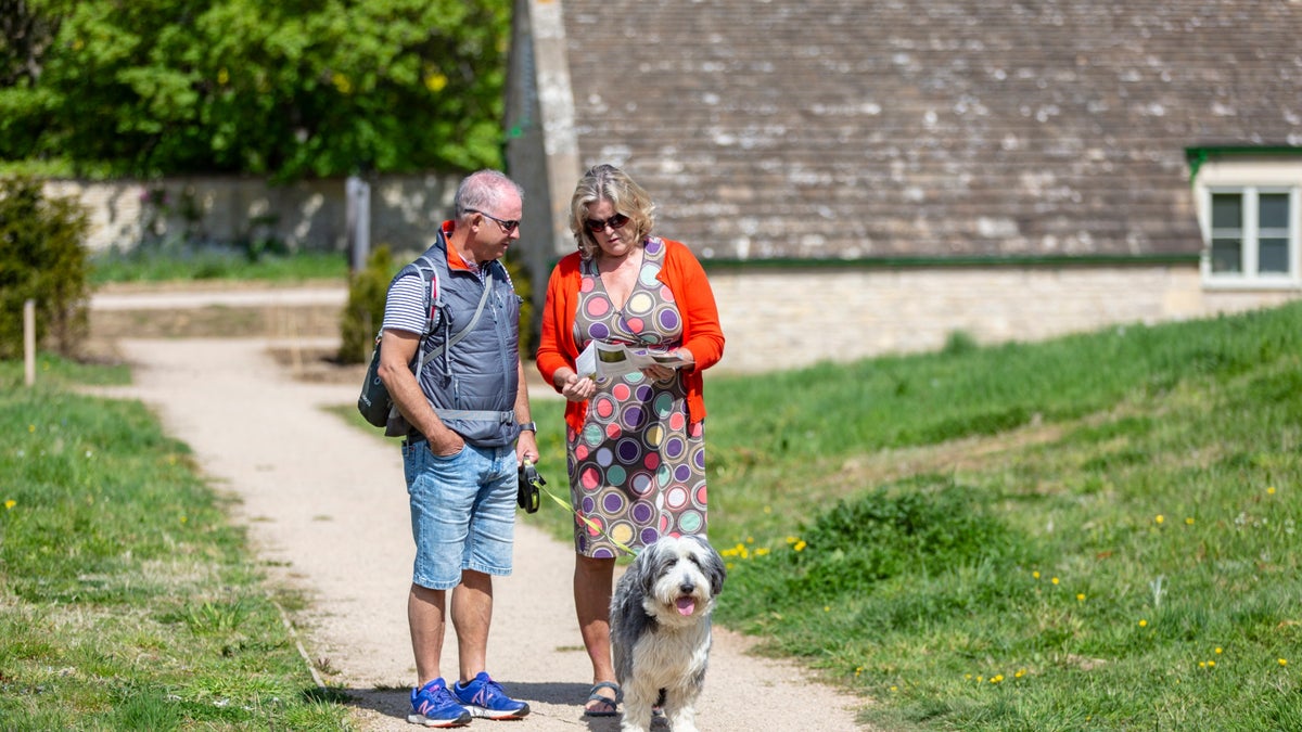 Dog walking at Lyveden │ Northamptonshire National Trust
