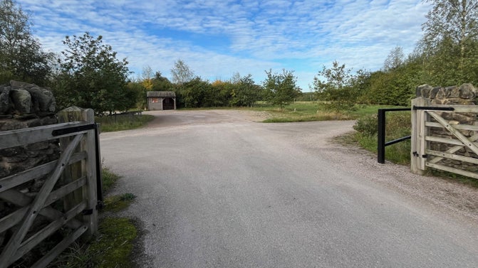 The entrance to the car park at Stoneywell, Leicestershire