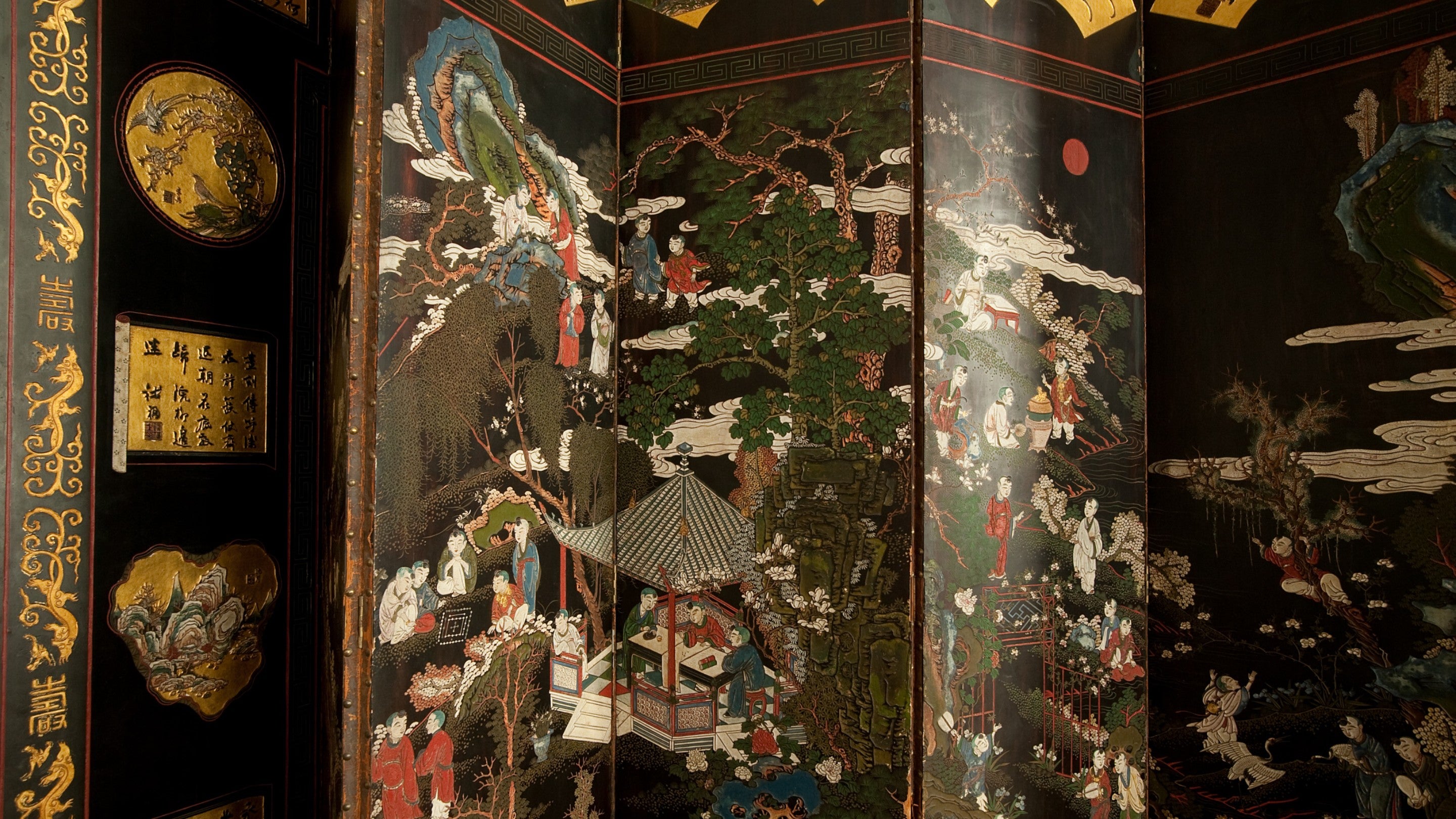 Chinese lacquer screen at Felbrigg Hall in Norfolk