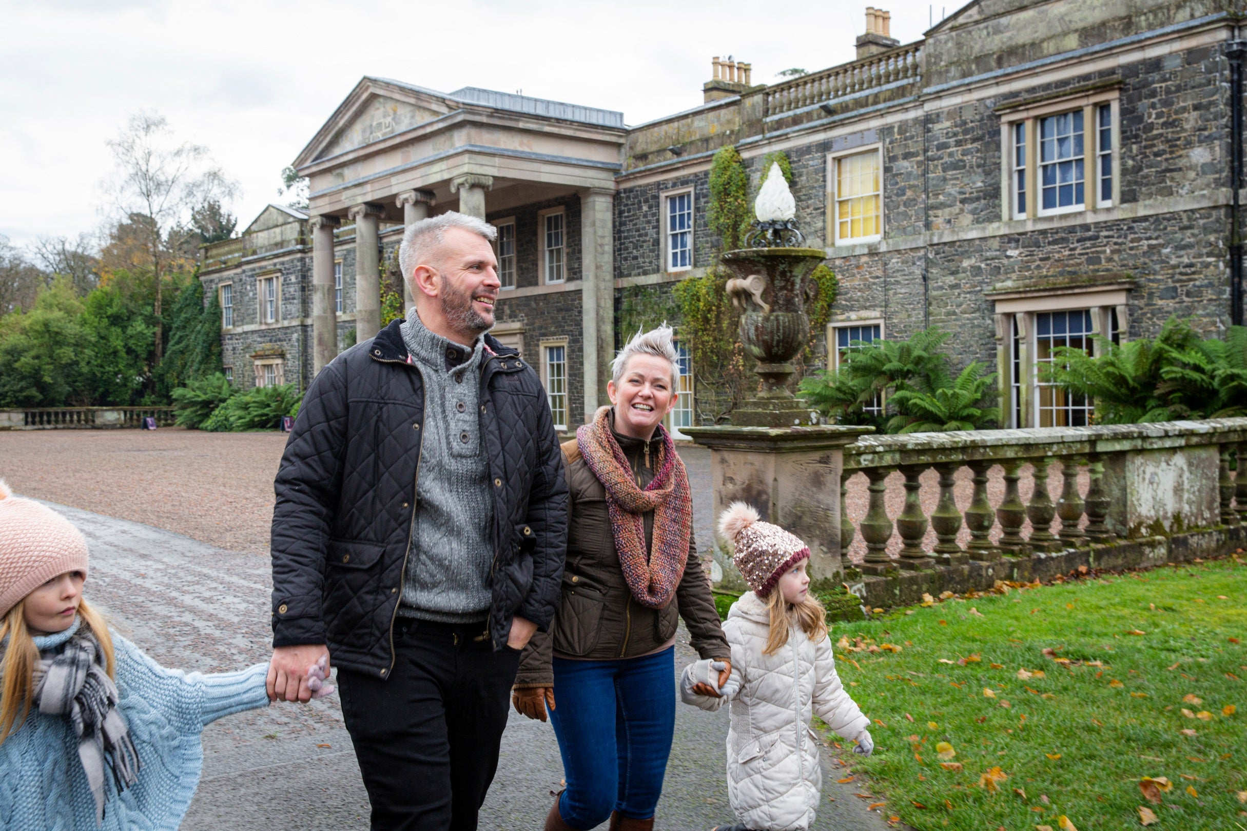 Family exploring Mount Stewart in Winter