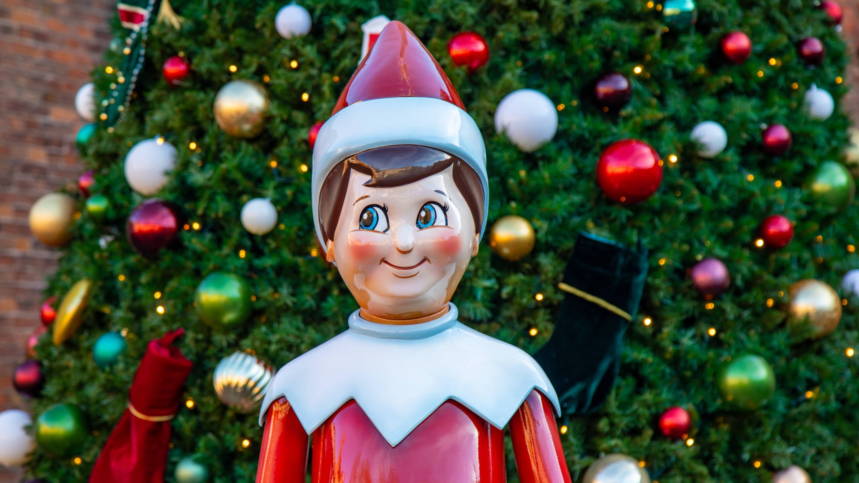 The Elf on the Shelf ® Sculpture Trail