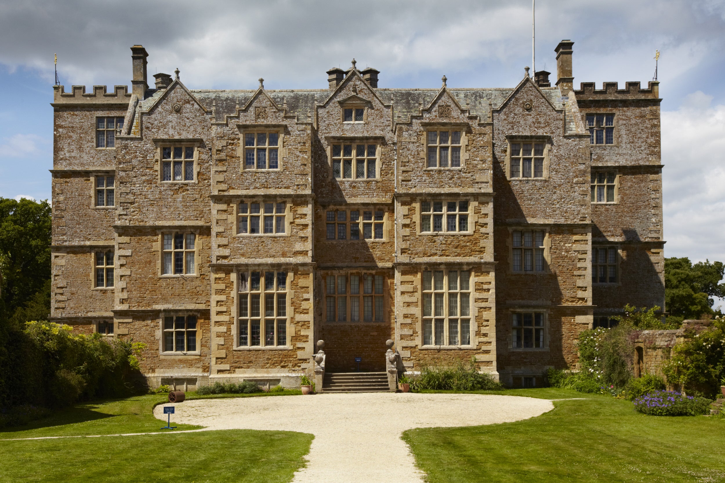 Front view of Chastleton House in the sunshine