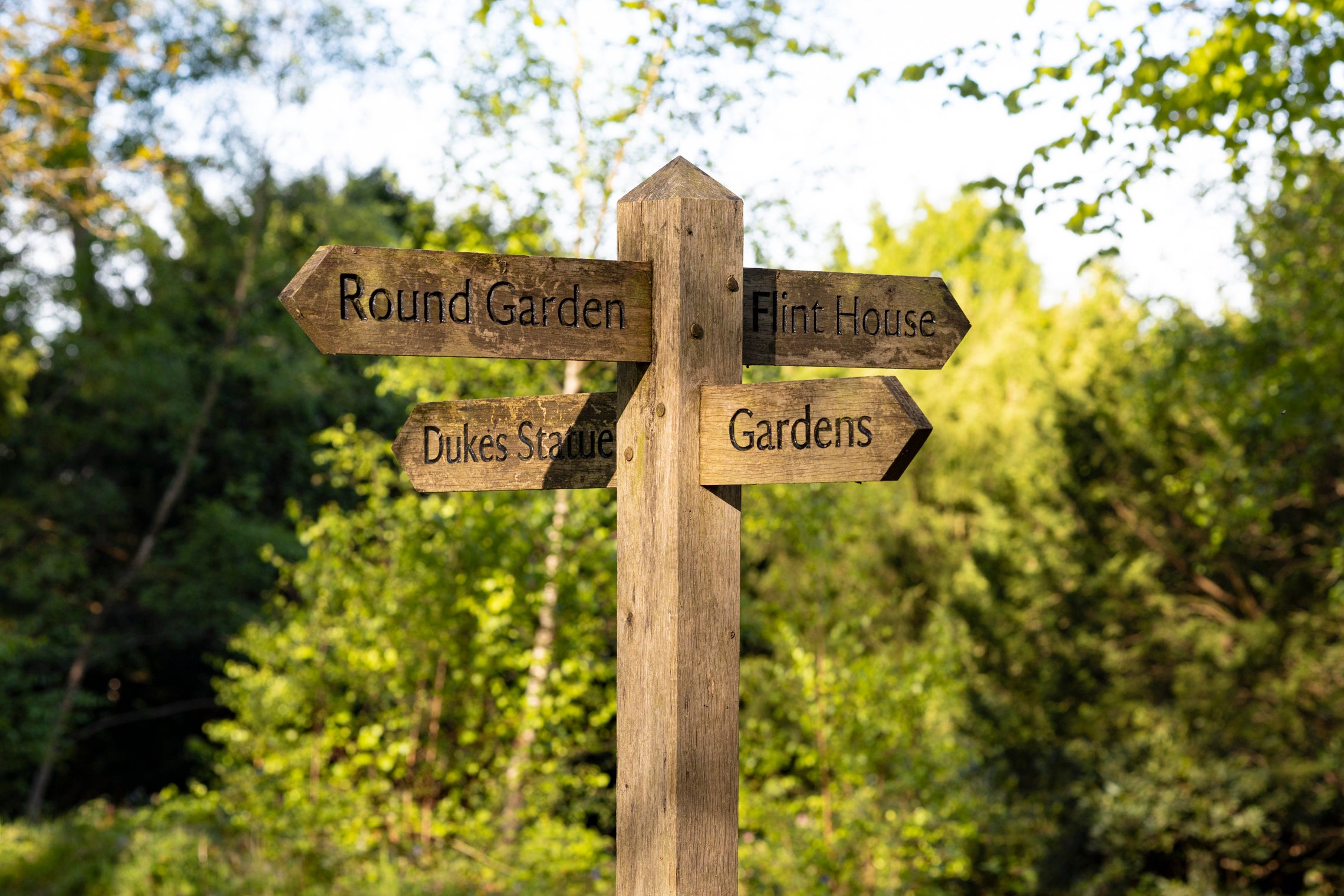Sign Post, Green Drive, Woodlands, Cliveden