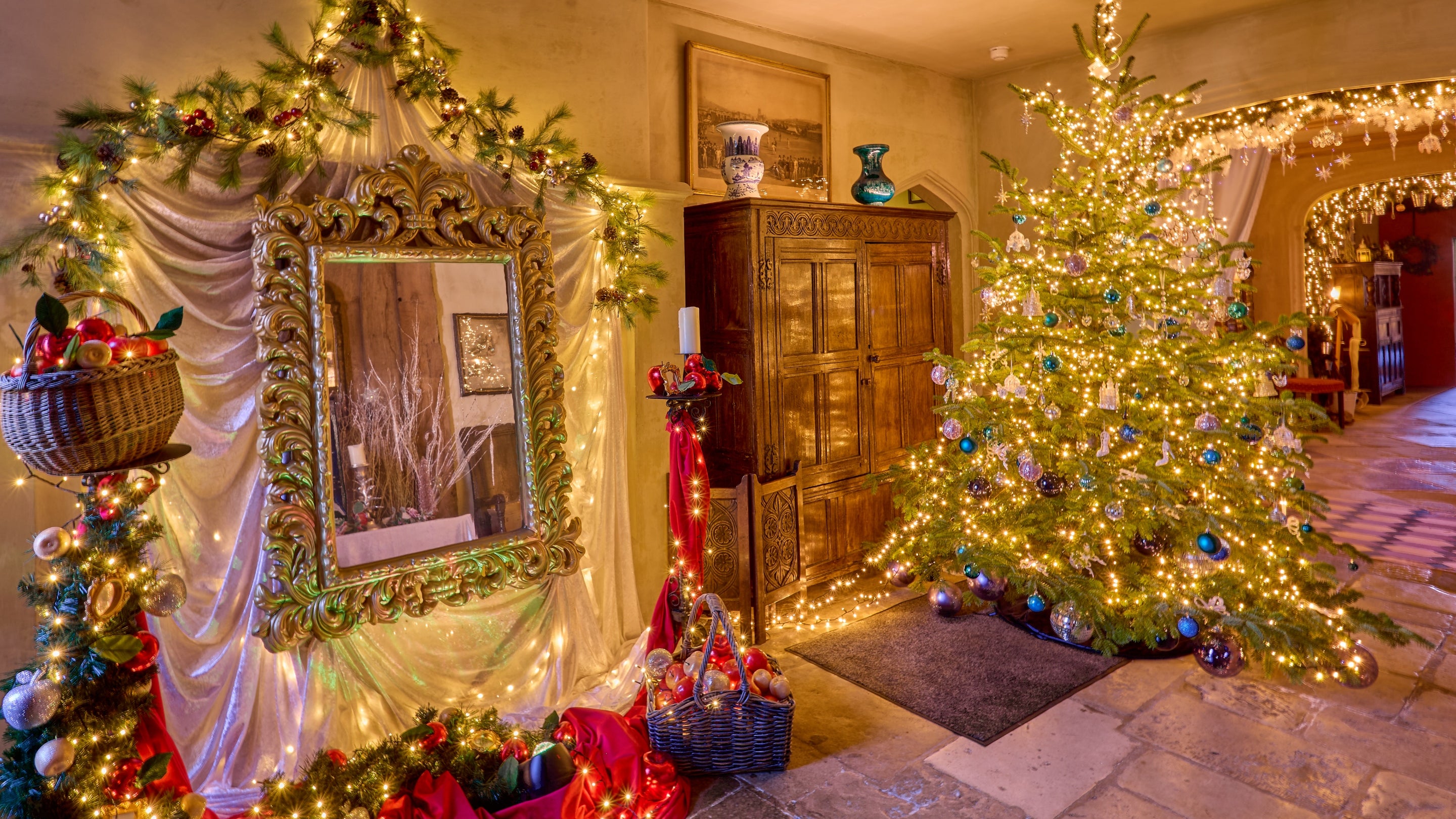 Snow White at Nymans