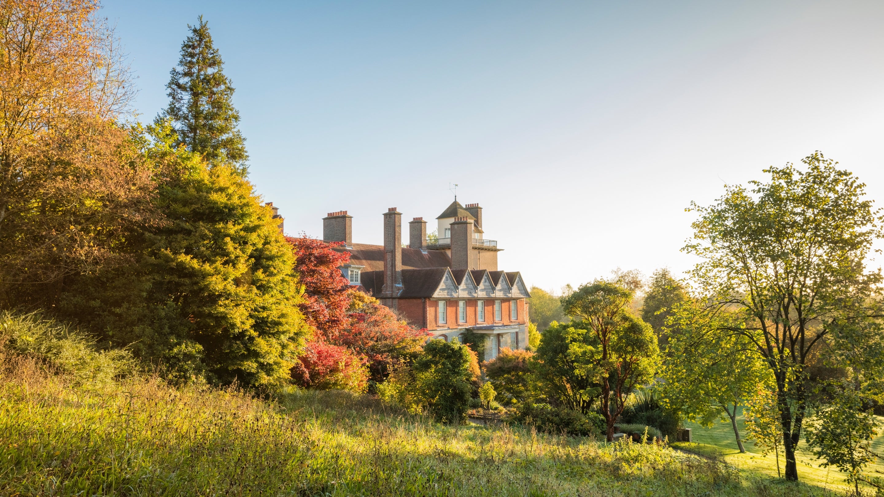 Early autumn sunshine at Standen