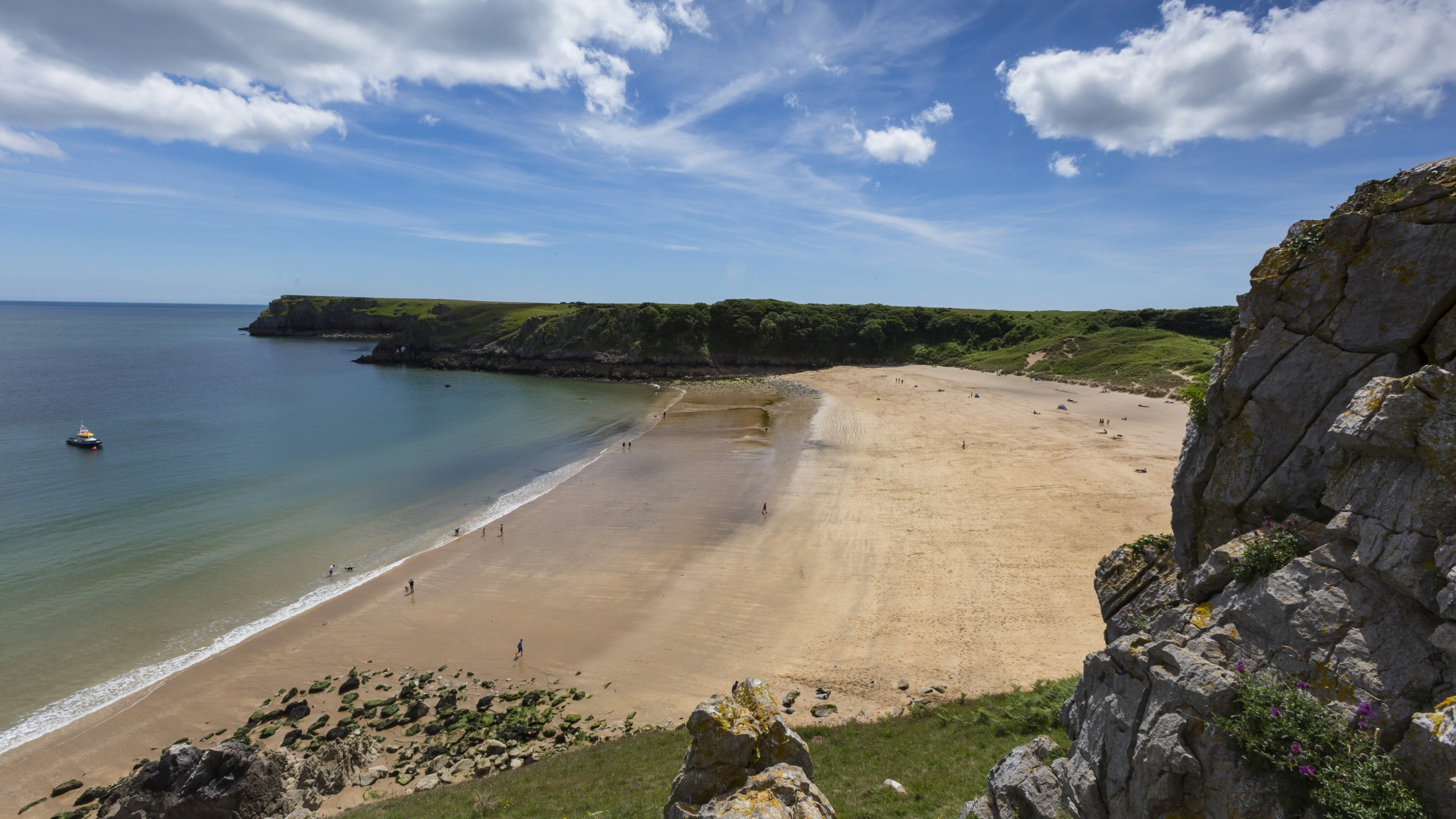 Barafundle Bay from a distance on a sunny day