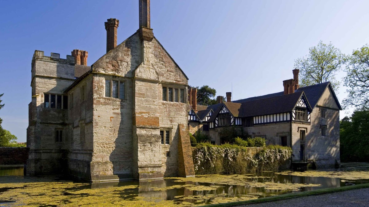 The moat and gatehouse at Baddesley Clinton