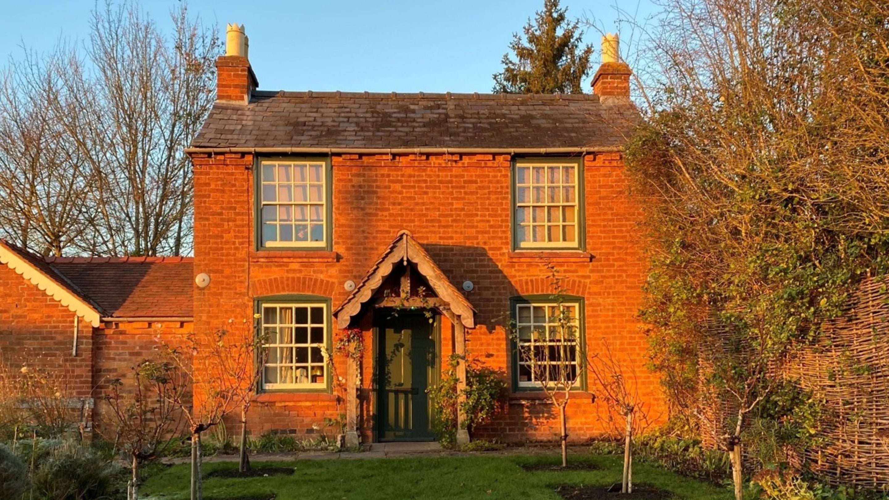 The cottage in Autumn