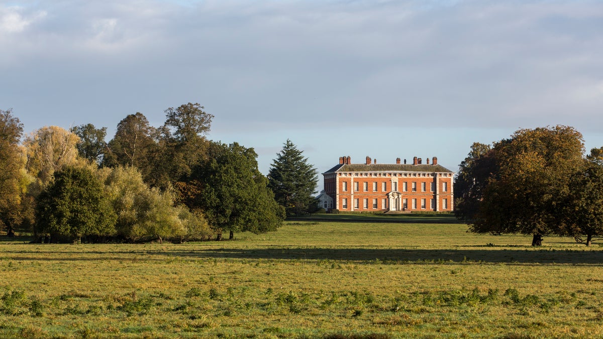 Beningbrough Hall's Baroque facade